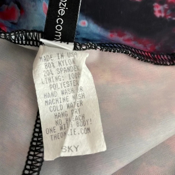 ONZIE Galaxy Pattern High Waist Leggings Multicoloured Spacecore Print Size S/M - Picture 7 of 10